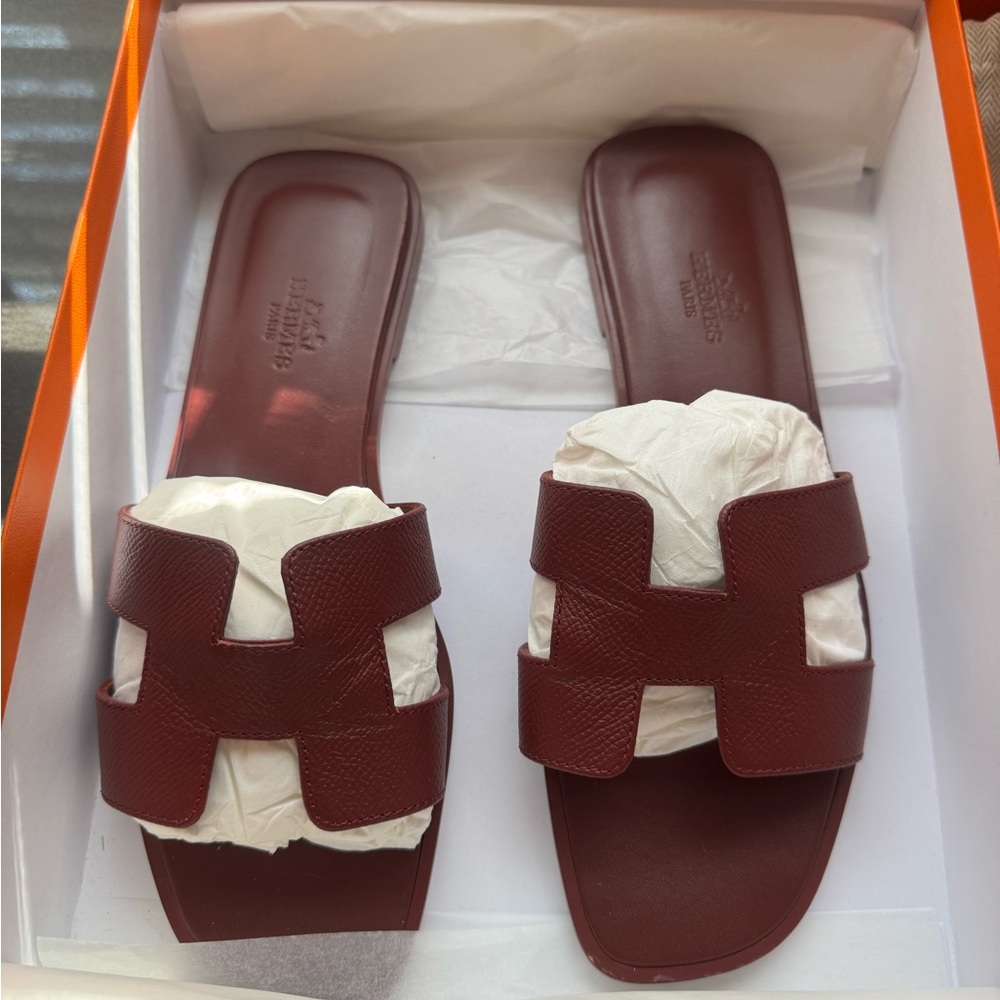 Like New HERMES Oran Sandals
